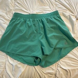 ALO Yoga Green Athletic Shorts Lightweight Performance